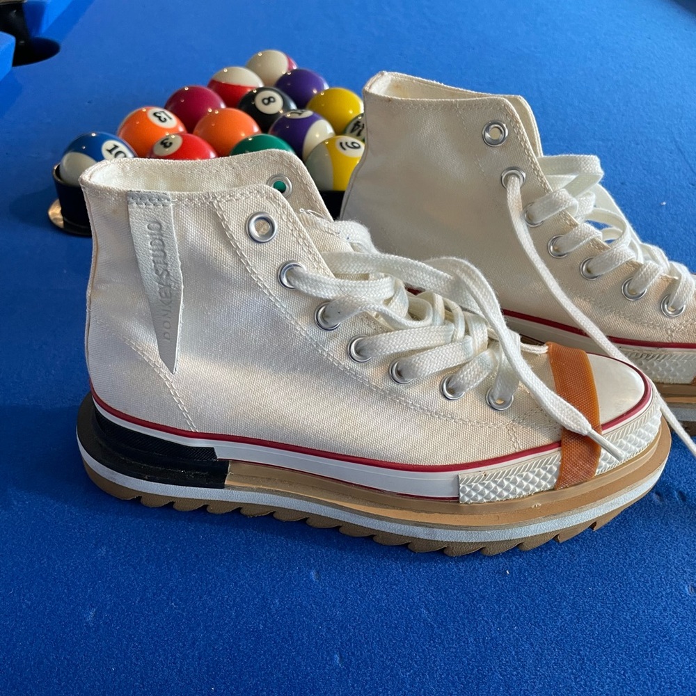 Donkey studio high-top canvas